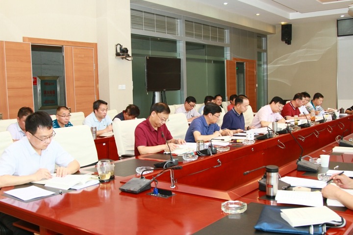 云南云鼎国际4118welcome集团党委理论学习中心组举行第八次集中学习