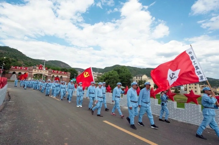 “继续革命古板，赓续红色基因，充分精神之‘钙’”——先锋化工党委党史学习教育教学运动