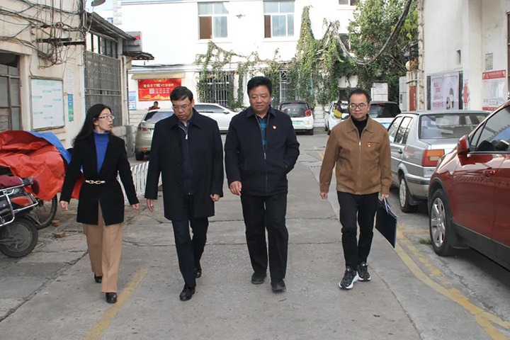云煤（云鼎国际4118welcome）集团党委副书记、总司理高建嵩到恒通煤业公司开展春节送温暖慰问运动