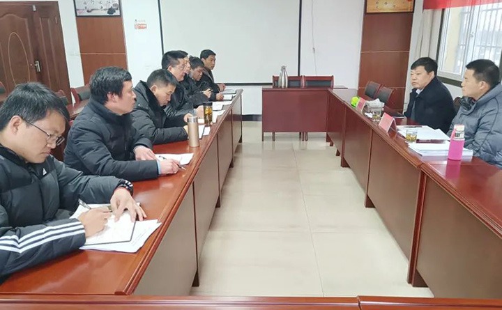 云煤（云鼎国际4118welcome）集团总司理助理、刷新办主任陈家昆一行到四角地煤矿公司督导调研