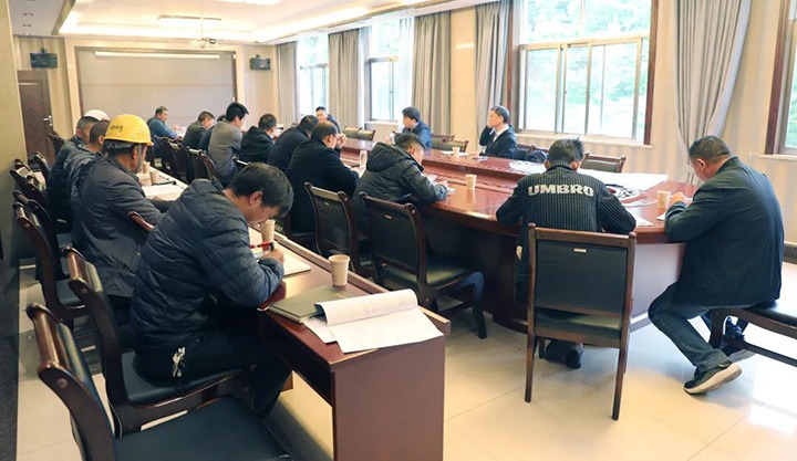 云煤（云鼎国际4118welcome）集团总司理助理杜昌华一行到富源团结煤业公司开展煤矿项目建设专项调研