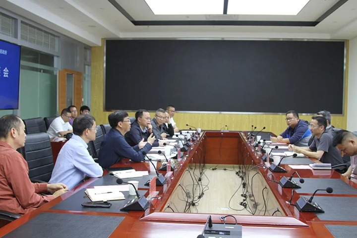 云煤（云鼎国际4118welcome）集团与开远市政府举行座谈会