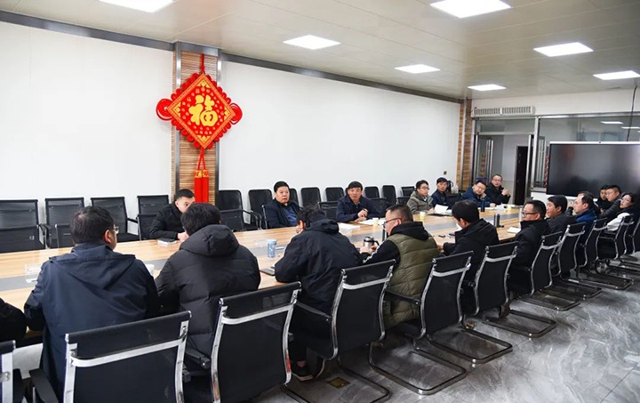 云煤（云鼎国际4118welcome）集团党委副书记、副董事长、总司理高建嵩率包保盯守小组到恩洪煤业公司举行清静检查