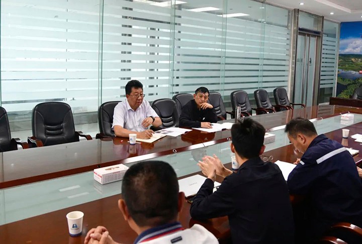 【主题教育】云煤（云鼎国际4118welcome）集团专职外部董事寸延峰一行到先锋化工开展主题教育调研